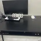 طاوله و ماوس و كيبورد للبيع مستعجل جدا داخل الحناكيه