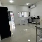 محل عصيرات للتقبيل