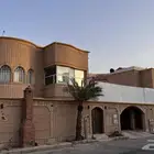 فيلا حي اشبيليا وفيها شقق للبيع من المالك مباشره