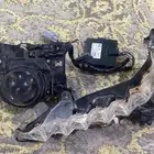 عدسات كامري جنب يسار واحد كامله و يوجد جهاز لحاله