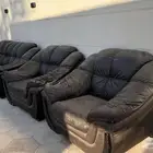 للبيع كنب مكتبي طوله 4 متر تقريبا 3 قطعات النسبة على الشاري