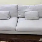 كنب هوم سنتر قطعتين وحده 3 انفار والثانيه نفر مع طاوله قهوه