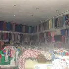 بضاعه ملابس متنوعه للبيع كامل الكمية