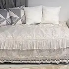 كراسي بيضاء اللون العدد 5 كراسي جديده ومافيها اي خدش نهائي