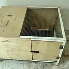 ارنب ذكر مع قفص