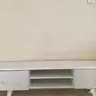 طاولة تلفزيون