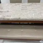 طاولة رخام