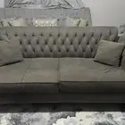 كنبة 3 نفر لون رمادي نظيفة