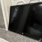 شاشه تلفزيون كبير نظيفه 42بوصه