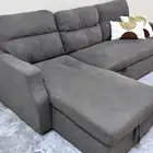 للبيع كنبه رمادية بحالة شبه جديدة.