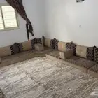 يوجد كنب وفرشه