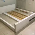 سكرابات حديد وخشب طاولة وسرير وأجهزه