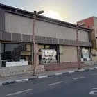 معرض مع مستودع للايجار موقع ممتاز