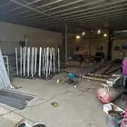للتقبيل مستودع مع كامل تجهيزاته عدد نجاره وحداده وخلافه