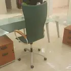 مكتب زجاجي فاخر