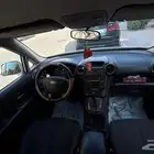 كيا كارينز 2011