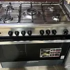 فرن شبه جديد عاد التغليف حقه عليه و اغراضه كامله متكامله