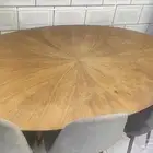 طاولة طعام مع 4 كراسي