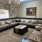 مجلس مغربي مع طاوله وثريا ولوحه