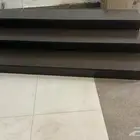 رف يصلح للمحلات للببيع بطول مترين ثلاث اطباق وقفص رحلات