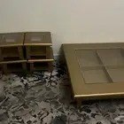 طاوله ارضيه مع اربع طاولات خدمه