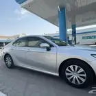 كامري 2023 نظيف جدا بنزين للبدل بسيارة عائليه