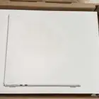 MacBook Air 13.6 إنش   شريحة M3   24GB RAM   512GB SSD