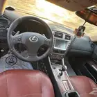 لكزس اي اس