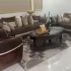 طقم كنب كامل مع ملحقاته