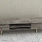 طاوله تلفاز وسرير نوم للبيع جديد