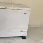 ثلاجه فريزن شبه جديده تبريد وتجميد نوعيه ممتازه هاس