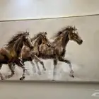 لوحة جدارية خيول