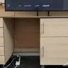 طاولة مكتب كبيره