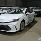 تويوتا كامري هايبرد LE جديدة 2025