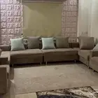 كنب لم يستخدم الا نادرا  جدا مع الستاره والفرشه