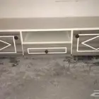 طاوله شاشه نظيفه