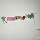 هدايا ميداليات تعليقة جوال تعليقة مدارس شنط كروشية