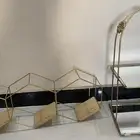 رفوف للبيع