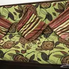 طقم كنب 2 كنب كبير و 2 كنب صغير ستارة طاولة دائرية