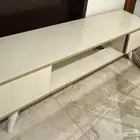 طاولة تلفزيون