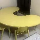 طاوله وخمسه كراسي اطفال