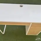 البيع طاولة بحالة جيدة