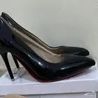 للبيع ب 20 كعب أسود وذهبي . أستخدآم بس فترة ..