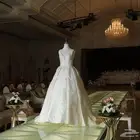 فستان زواج مع طرحه