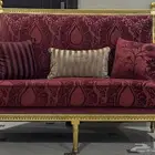 كنبتين مع مخداتها مع مفرشة عرضها 1.15m وطولها 1.70m