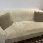 كنبه تفصيل وجديده يبغى لها تنظيف فقط