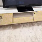 طاولة تلفزيون