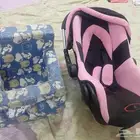 كرسي سيارة اطفال وكرسي عادي للبيع كلهم ب50 ريال