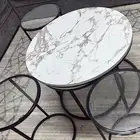 طاولات مع 4 خدمات