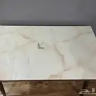طاولة رخام